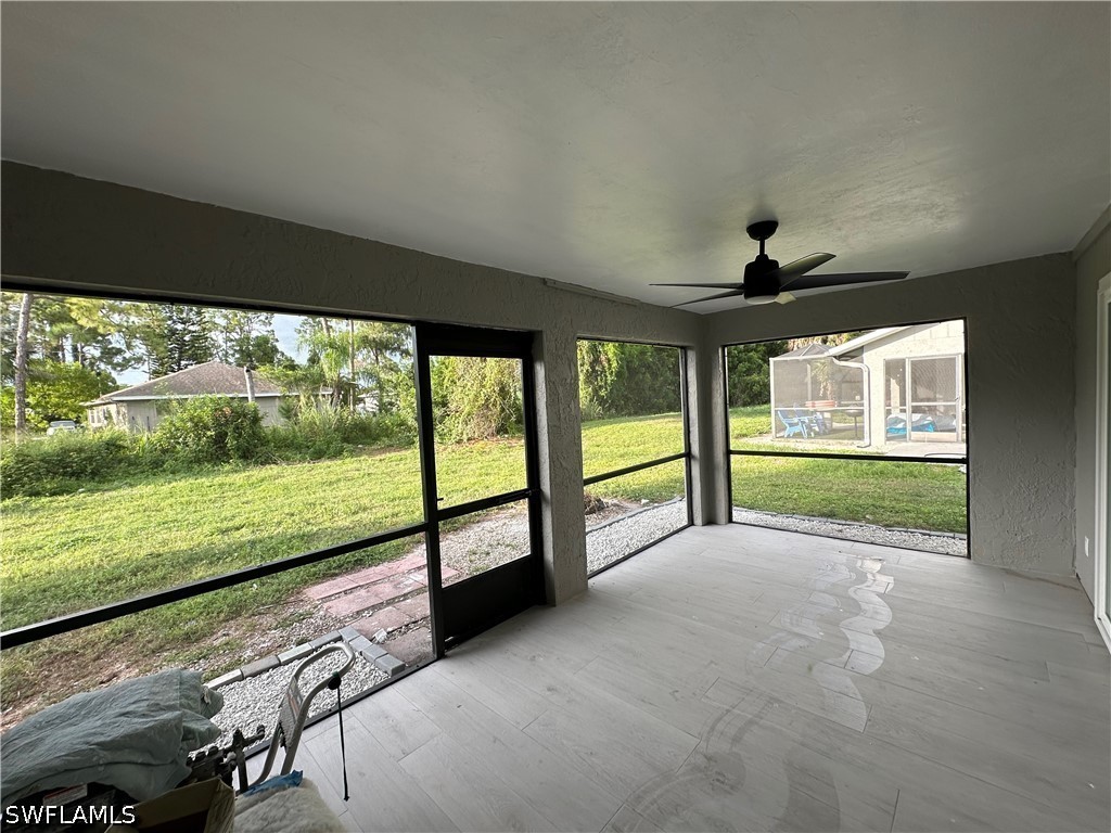 2 Bed Waterfront Home for Sale in Fort Myers, photo 17
