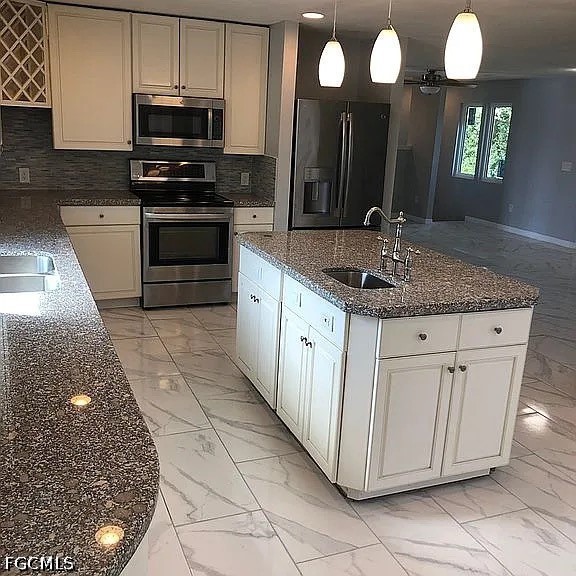 4 Bed SingleFamilyResidence for Sale in Harbor Heights, photo 17