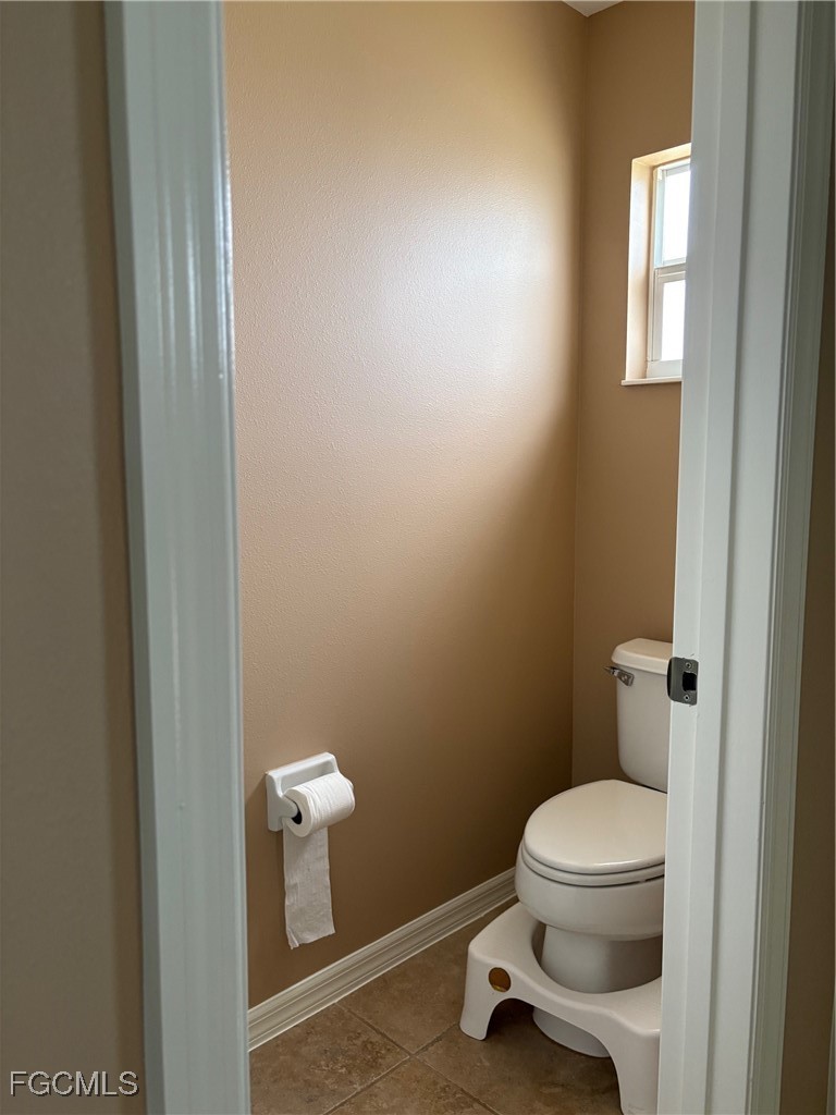 4 Bed Waterfront Home for Sale in Fort Myers, photo 18