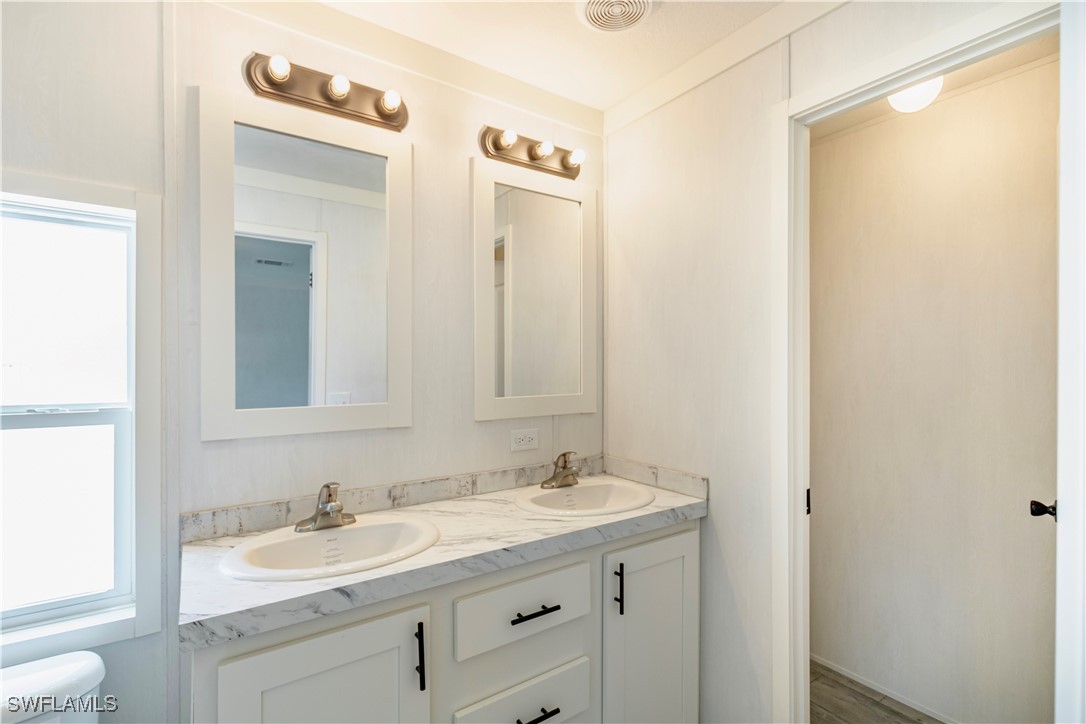 2 Bed ManufacturedHome for Sale in Pine Island Cove, photo 18