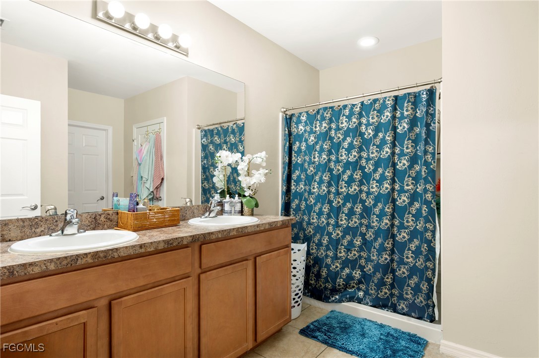 4 Bed SingleFamilyResidence for Sale in Cape Coral, photo 18