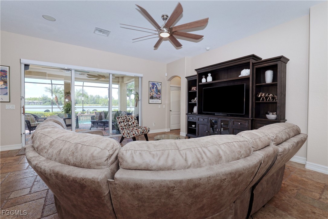 5 Bed Pool Home for Sale in Sandoval, photo 18
