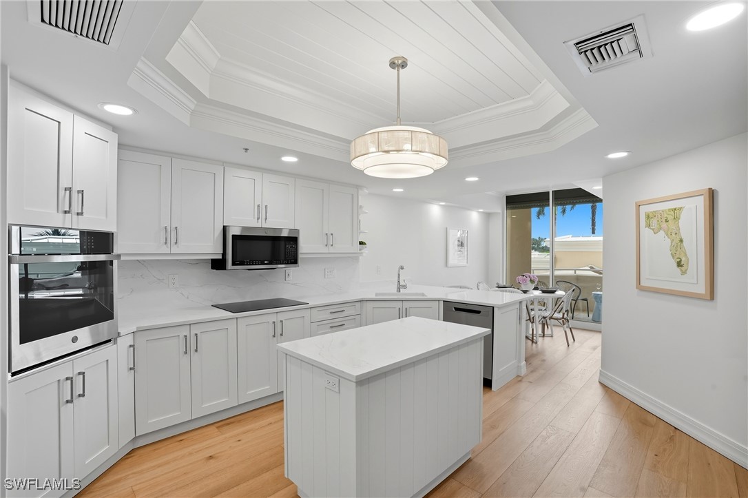 3 Bed Waterfront Home for Sale in Naples, photo 18