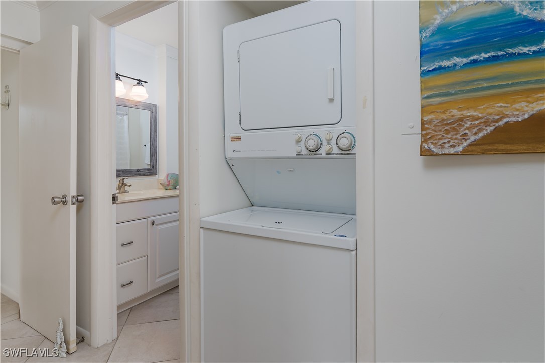 2 Bed Waterfront Home for Sale in Marco Island, photo 18