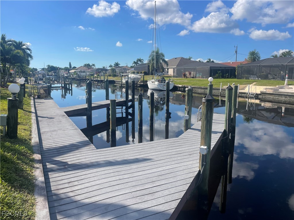 2 Bed Waterfront Home for Sale in Cape Coral, photo 18