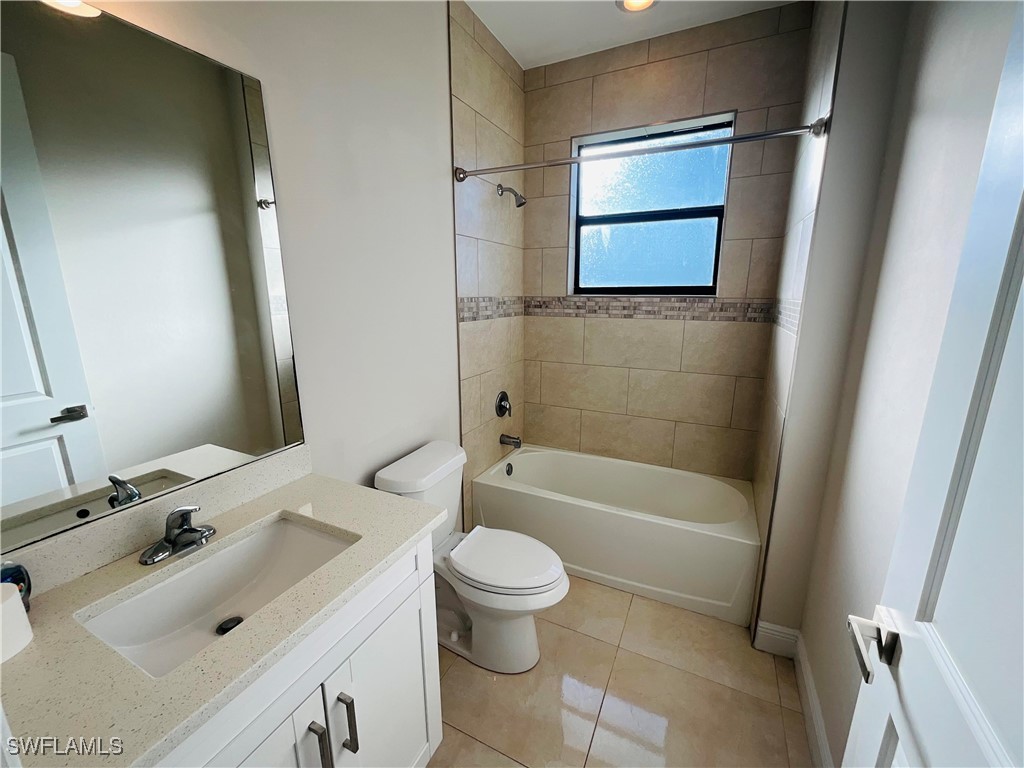 3 Bed SingleFamilyResidence for Sale in Naples, photo 18