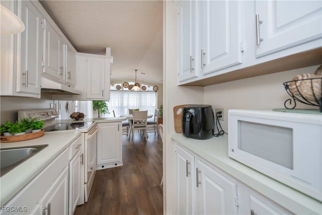 1 Bed ManufacturedHome for Sale in North Fort Myers, photo 18