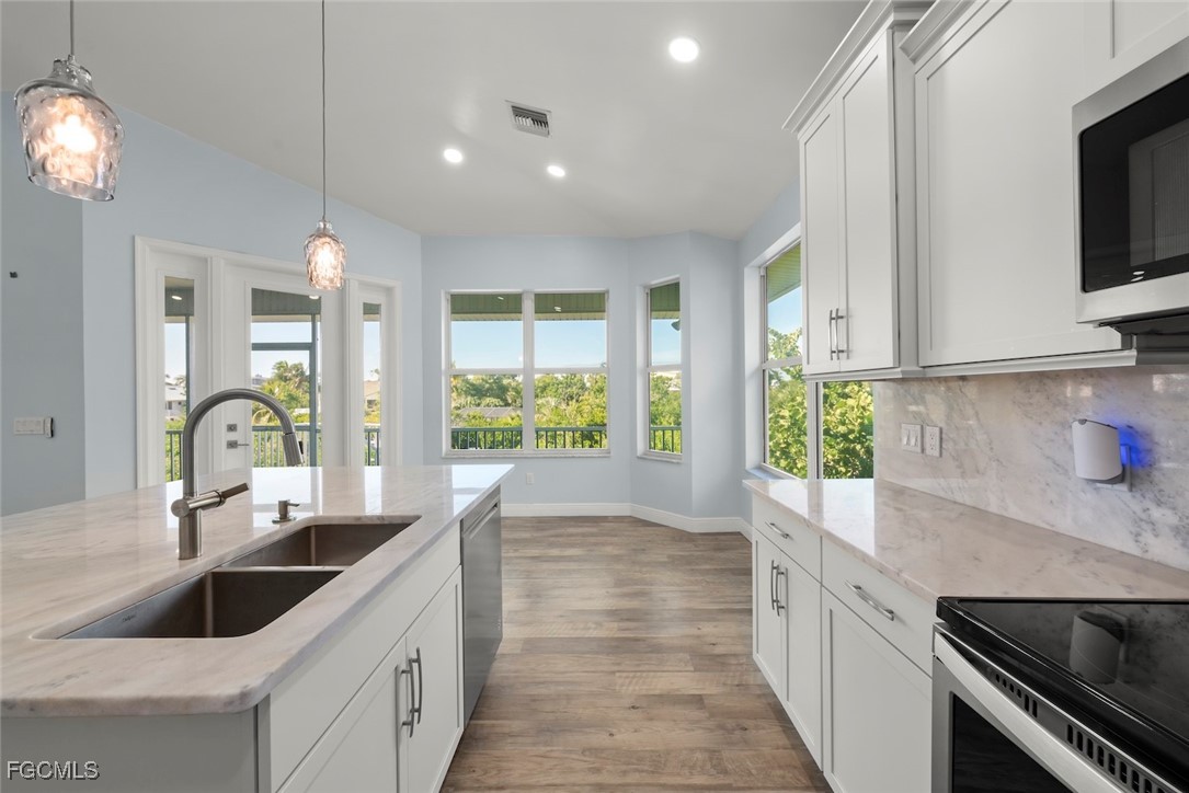 4 Bed Waterfront Home for Sale in Del Sega, photo 18