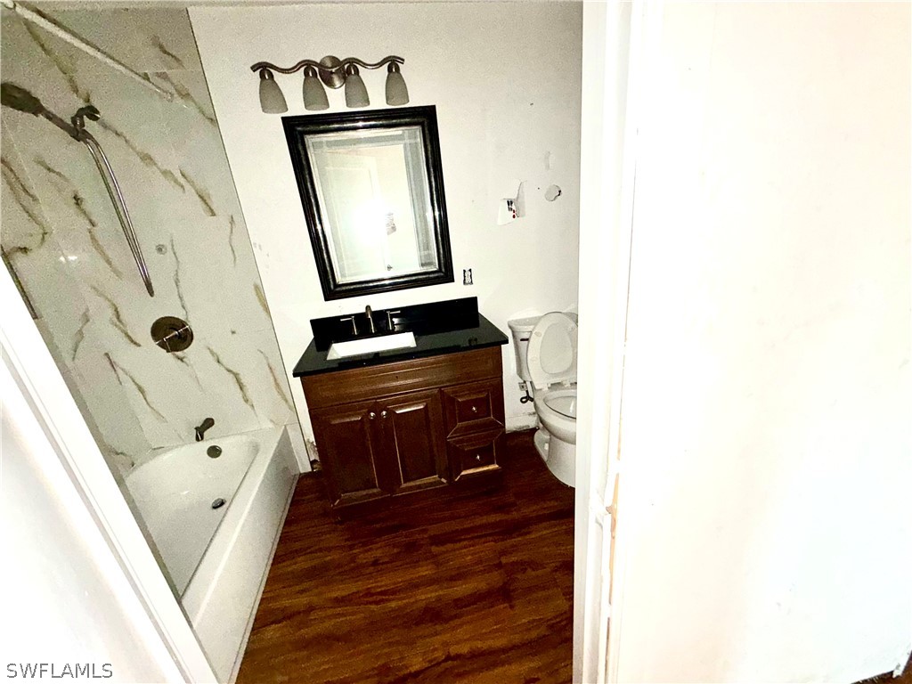 2 Bed SingleFamilyResidence for Sale in Naples, photo 18