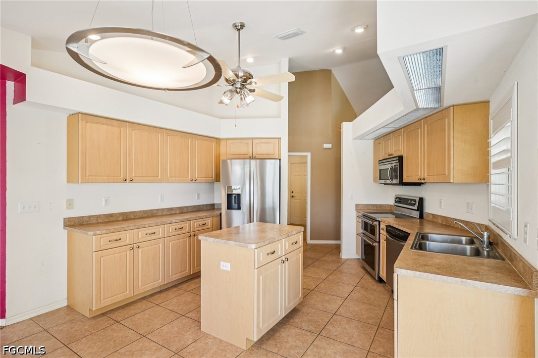 3 Bed Pool Home for Sale in Lehigh Acres, photo 18