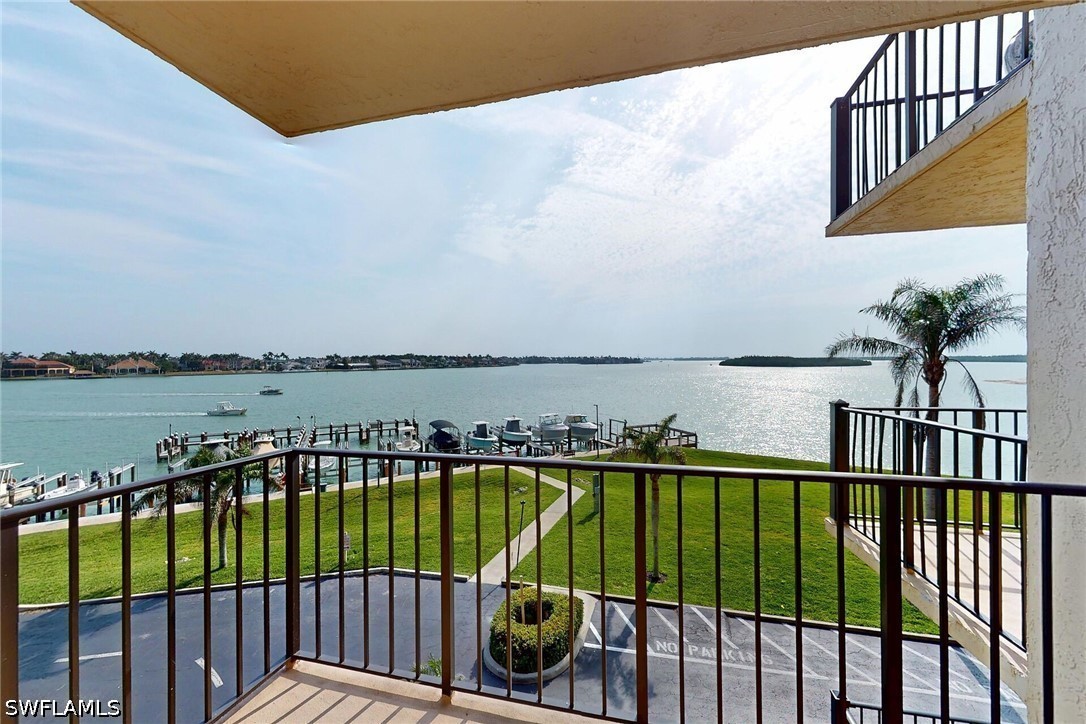 2 Bed Waterfront Home for Sale in Marco Island, photo 18