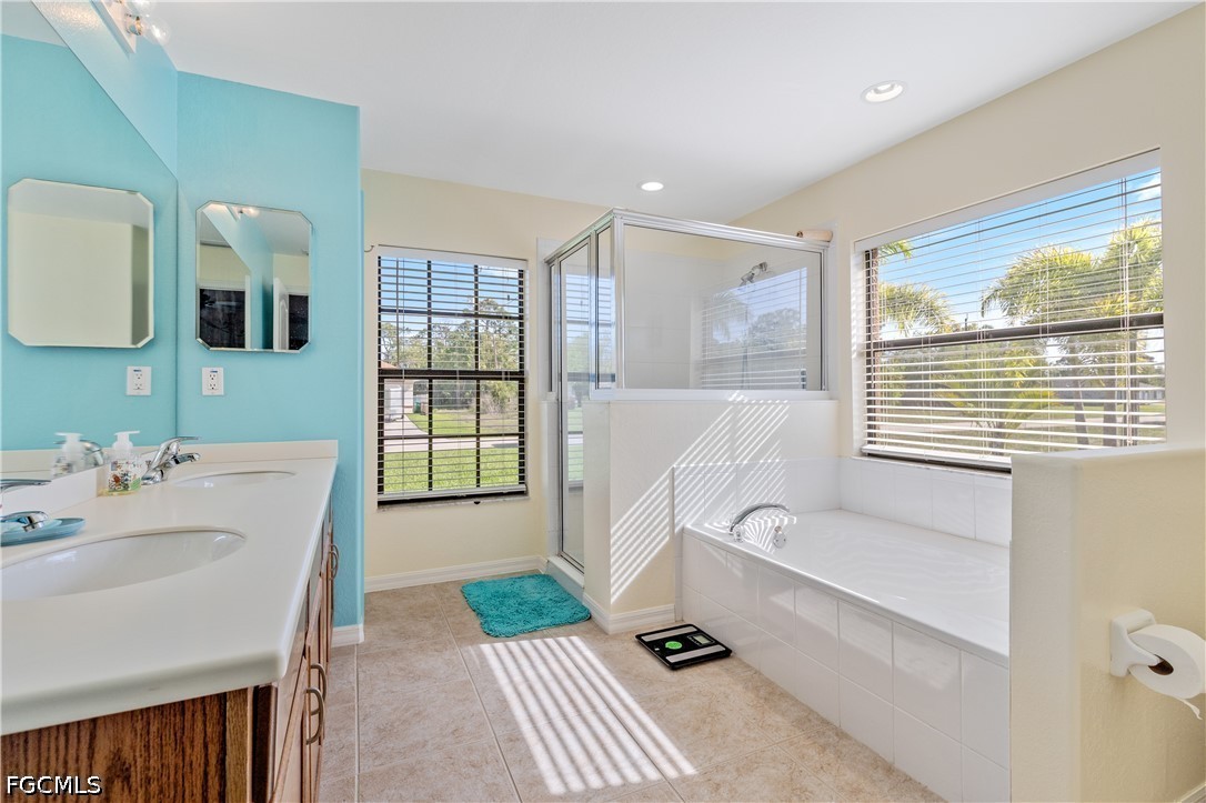 4 Bed Pool Home for Sale in Cape Coral, photo 18