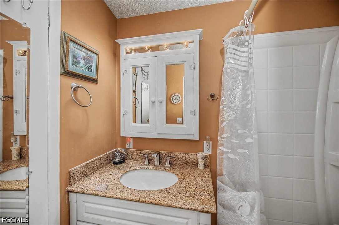 2 Bed ManufacturedHome for Sale in North Fort Myers, photo 18