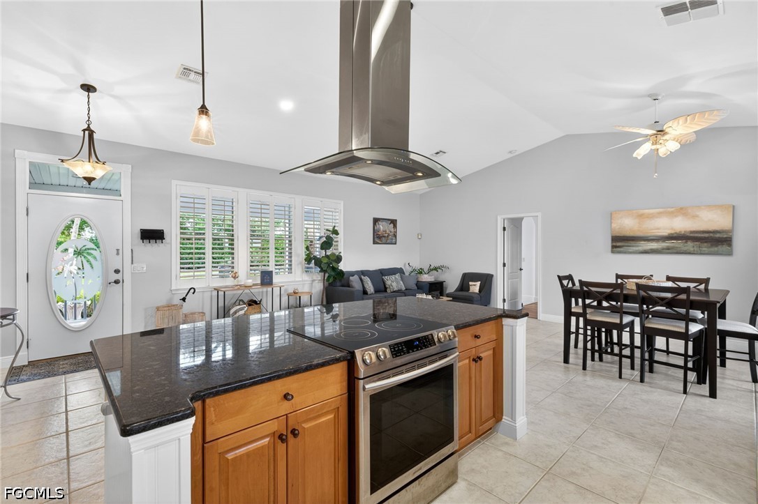 3 Bed Pool Home for Sale in Coconut Creek, photo 18