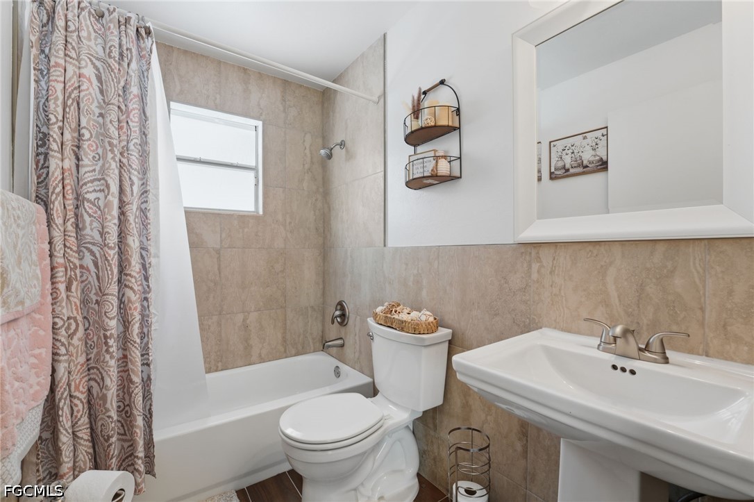 3 Bed Pool Home for Sale in Cape Coral, photo 18
