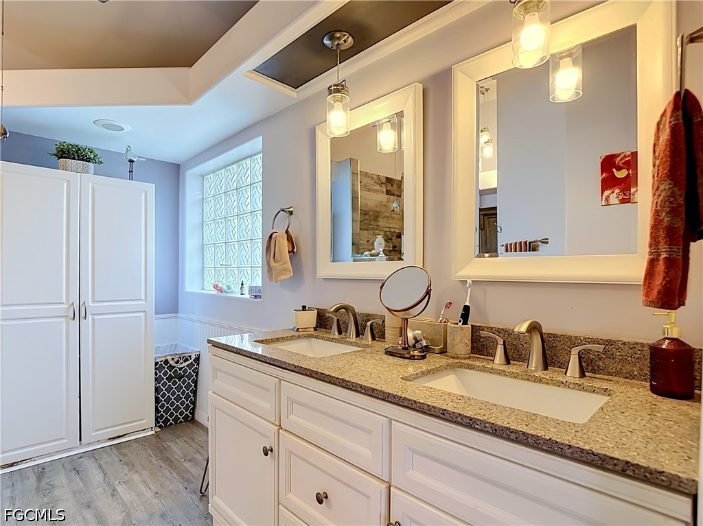 2 Bed Waterfront Home for Sale in Palm Island, photo 18
