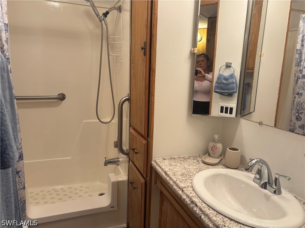 1 Bed ManufacturedHome for Sale in Naples, photo 18