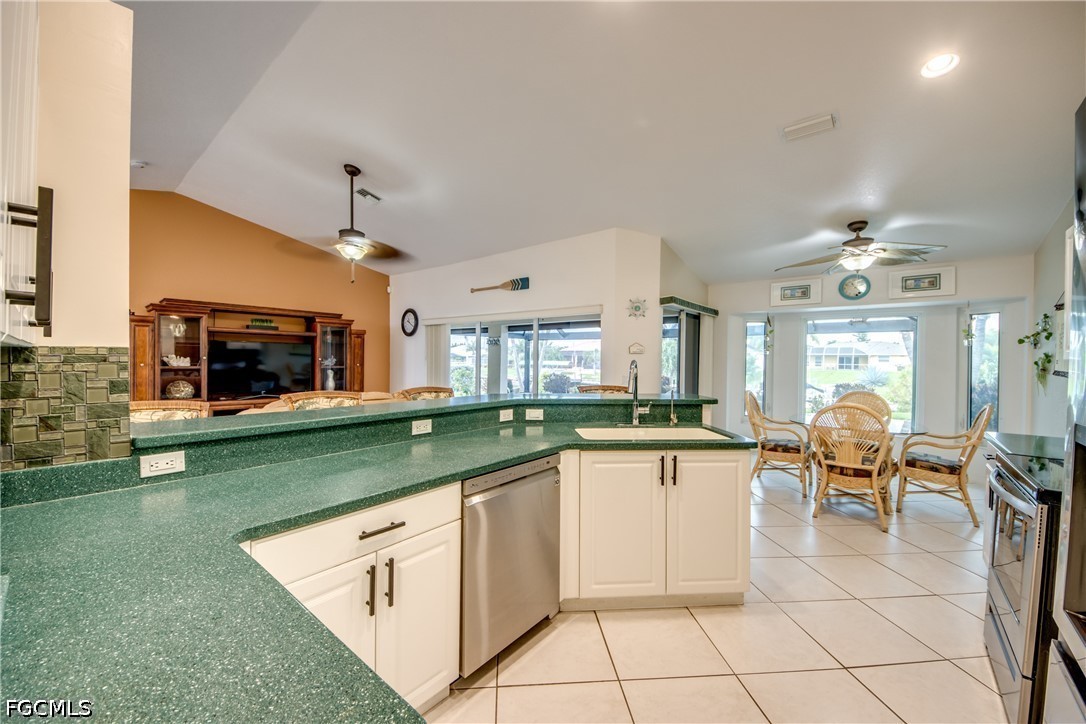 3 Bed Pool Home for Sale in Cape Coral, photo 18