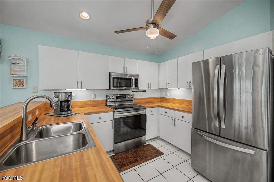 3 Bed SingleFamilyResidence for Sale in North Fort Myers, photo 18