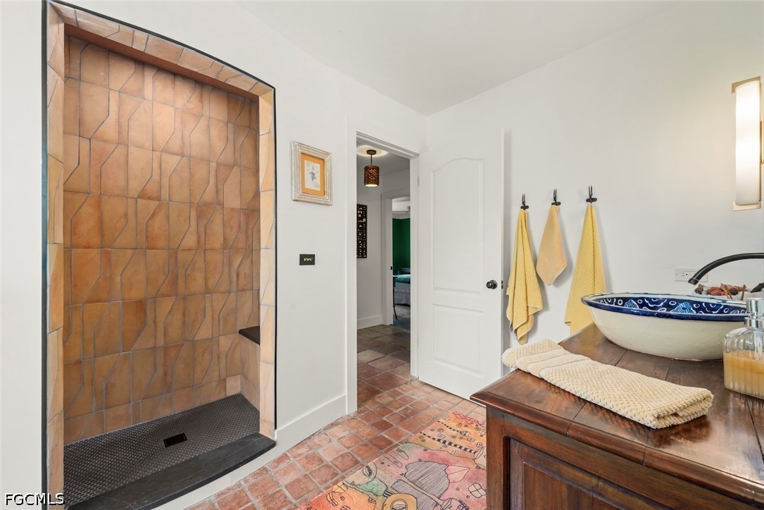 3 Bed Pool Home for Sale in Dinkins Bayou, photo 18