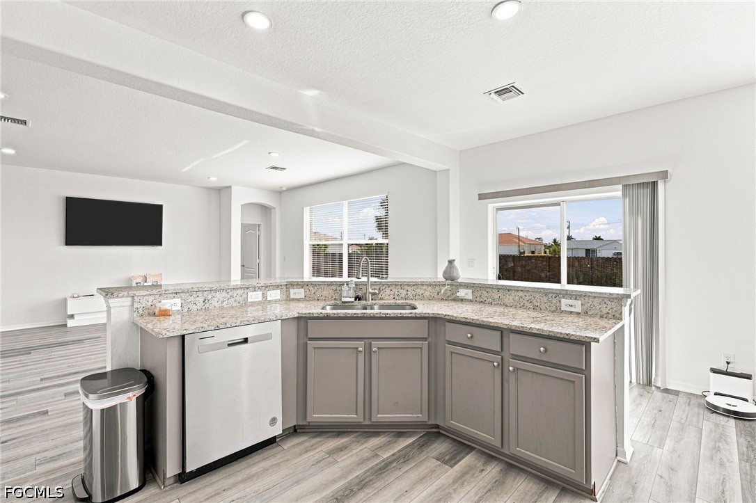 3 Bed SingleFamilyResidence for Sale in Cape Coral, photo 18