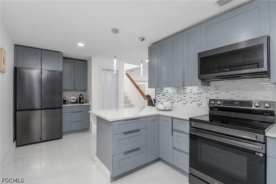 3 Bed Waterfront Home for Sale in Fort Myers, photo 18