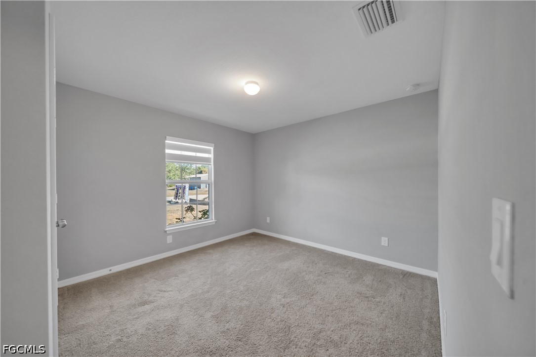 3 Bed SingleFamilyResidence for Sale in Lehigh Acres, photo 18