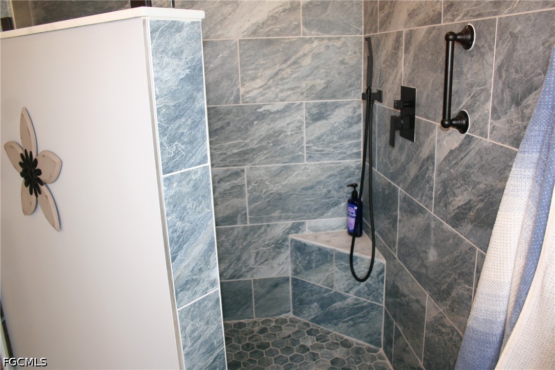 2 Bed SingleFamilyResidence for Sale in North Fort Myers, photo 18