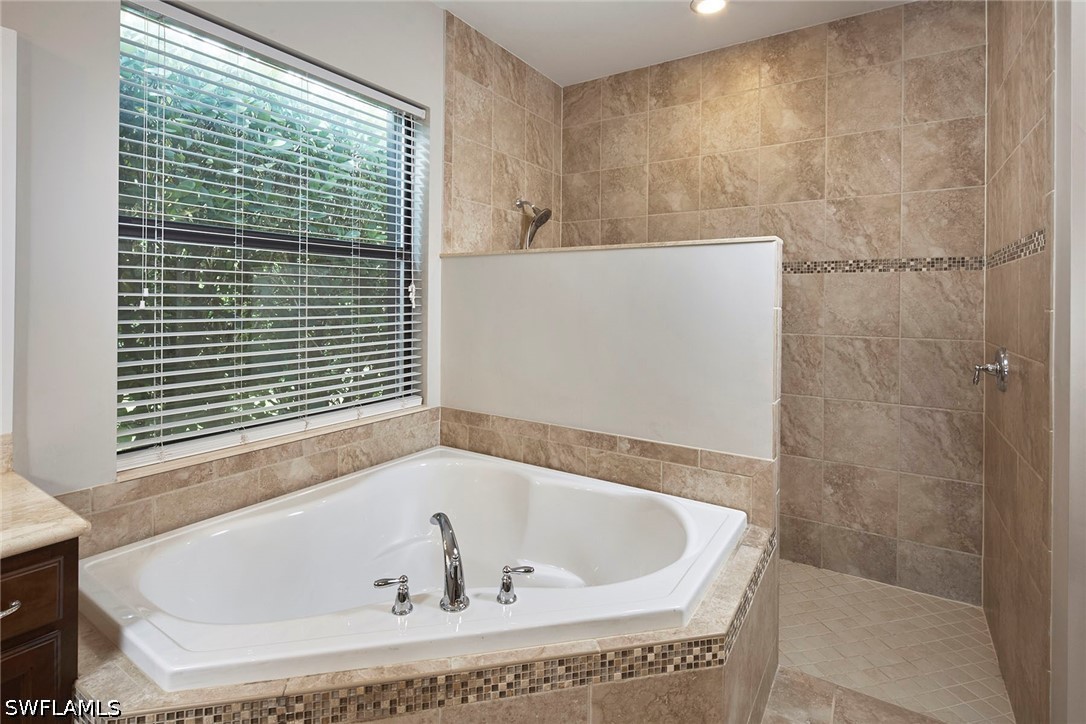 5 Bed Waterfront Home for Sale in Riverstone, photo 18