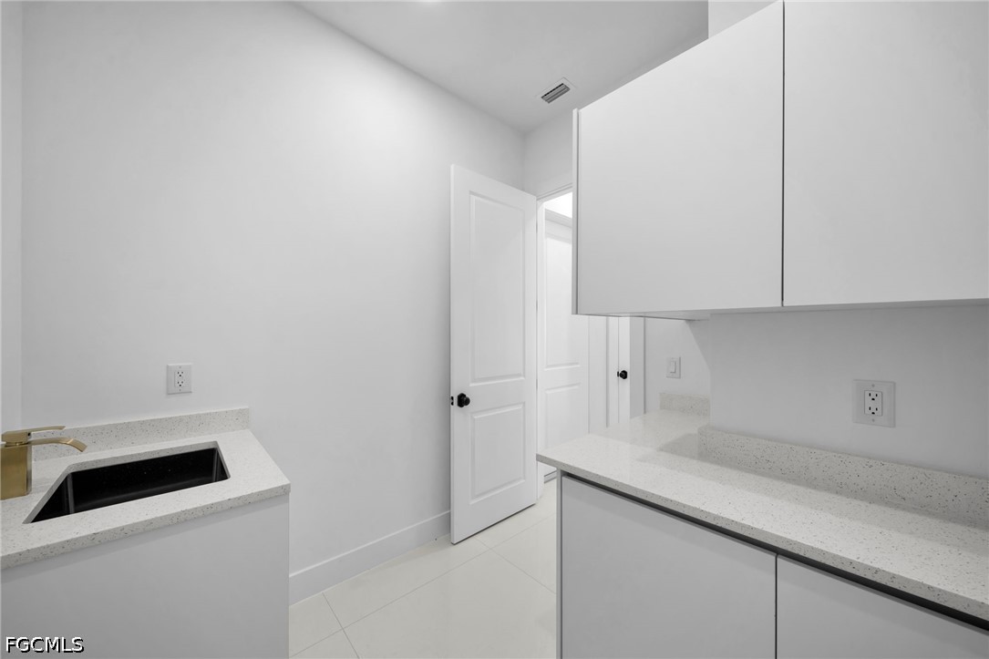 3 Bed Waterfront Home for Sale in Cape Coral, photo 18