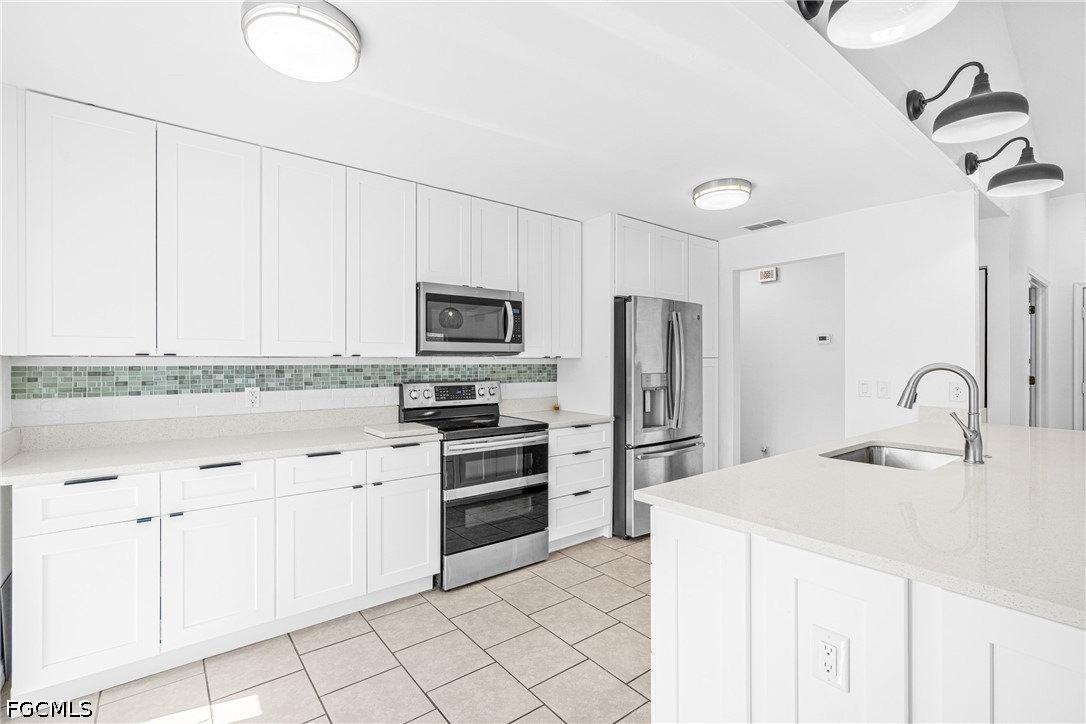 3 Bed SingleFamilyResidence for Sale in The Meadow, photo 18