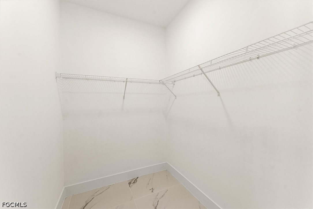 4 Bed SingleFamilyResidence for Sale in Buckingham Park, photo 18