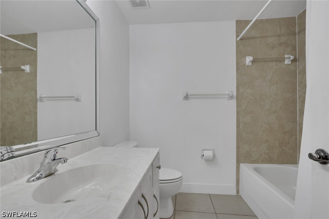 3 Bed SingleFamilyResidence for Sale in Naples, photo 18
