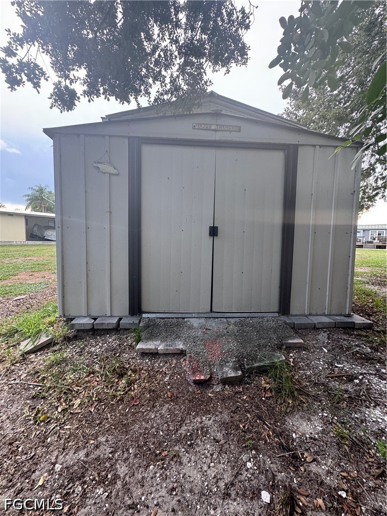 2 Bed Waterfront Home for Sale in Okeechobee, photo 18