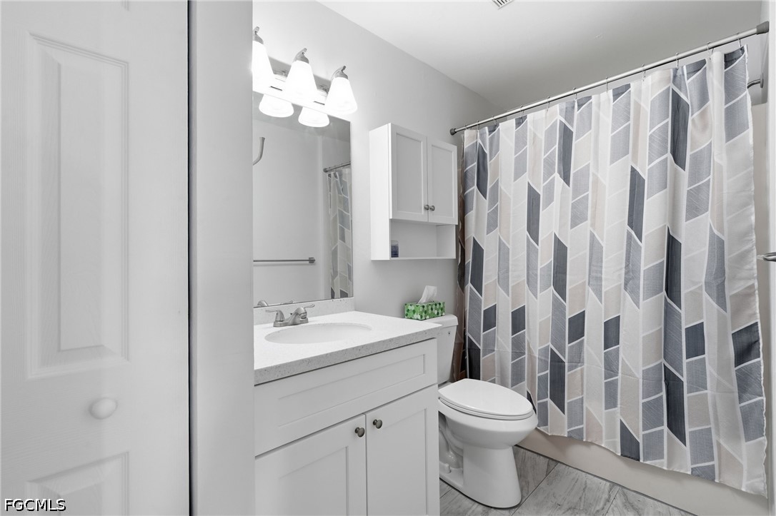 2 Bed SingleFamilyResidence for Sale in North Fort Myers, photo 18
