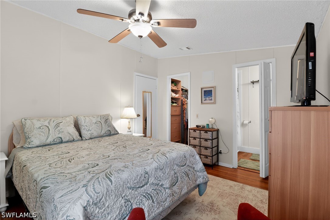 2 Bed ManufacturedHome for Sale in Naples, photo 18