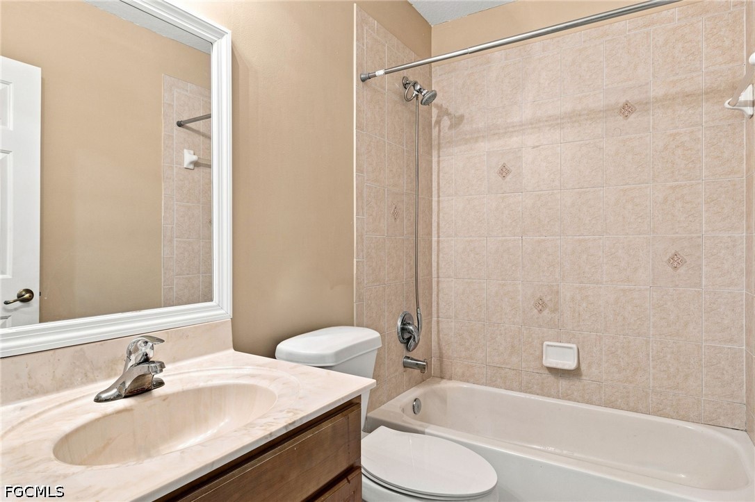 3 Bed SingleFamilyResidence for Sale in Fort Myers, photo 18