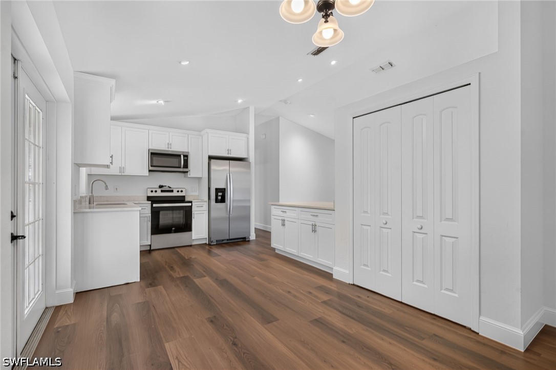 3 Bed SingleFamilyResidence for Sale in San Carlos Park, photo 18