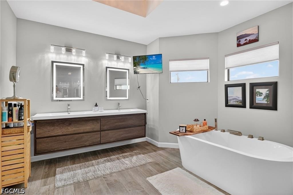 3 Bed Pool Home for Sale in Cape Coral, photo 18