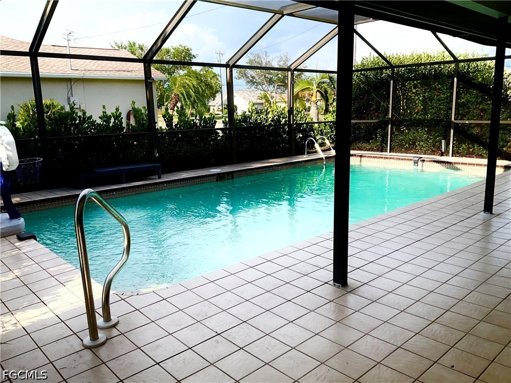 3 Bed Pool Home for Sale in Cape Coral, photo 18
