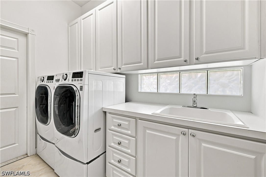 3 Bed Waterfront Home for Sale in Village Walk, photo 18