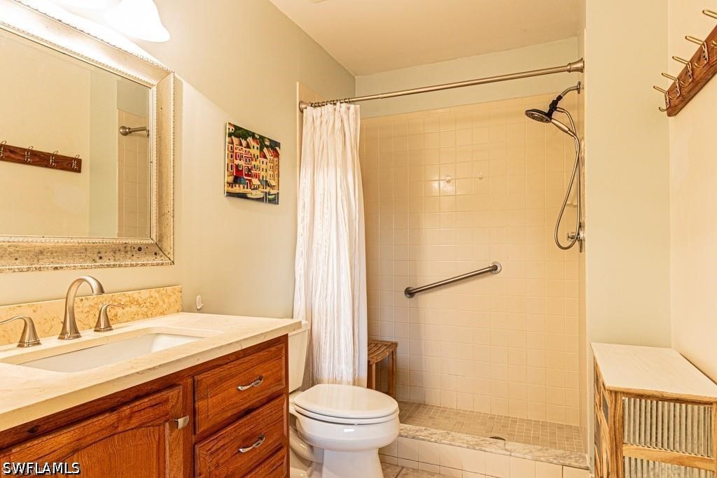 2 Bed Waterfront Home for Sale in Naples, photo 18
