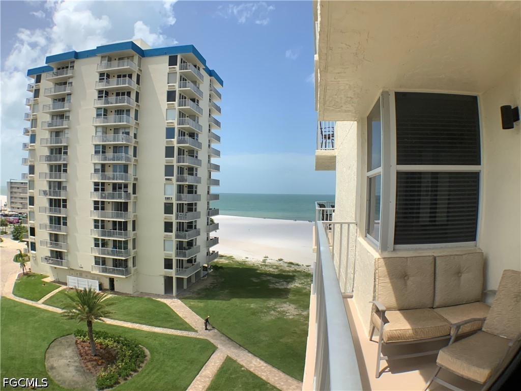 1 Bed Waterfront Home for Sale in Fort Myers Beach, photo 18