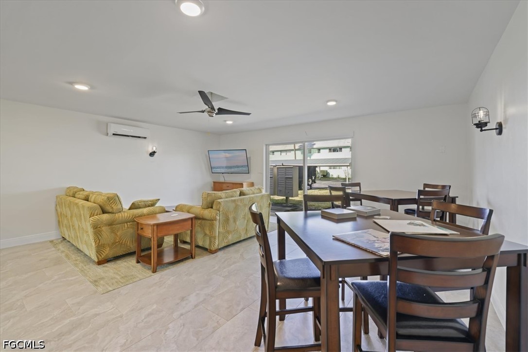 1 Bed Waterfront Home for Sale in Fort Myers, photo 18