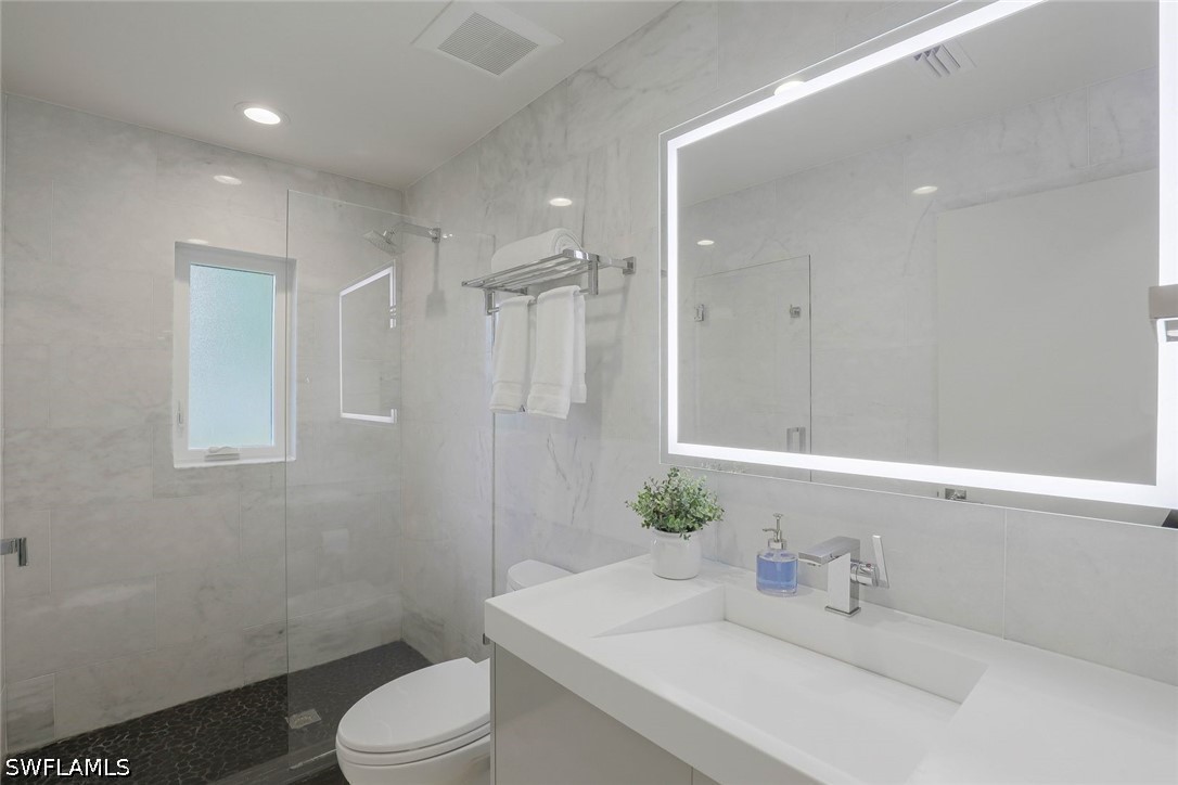 3 Bed Pool Home for Sale in Moorings, photo 18