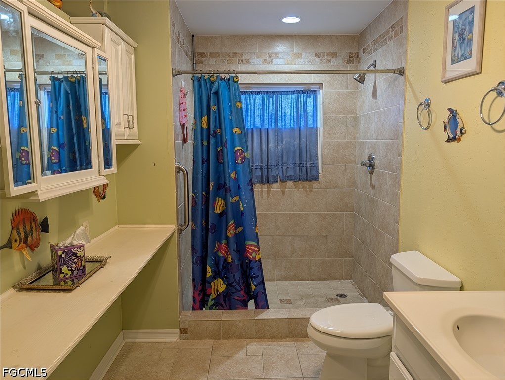 2 Bed SingleFamilyResidence for Sale in Cape Coral, photo 18