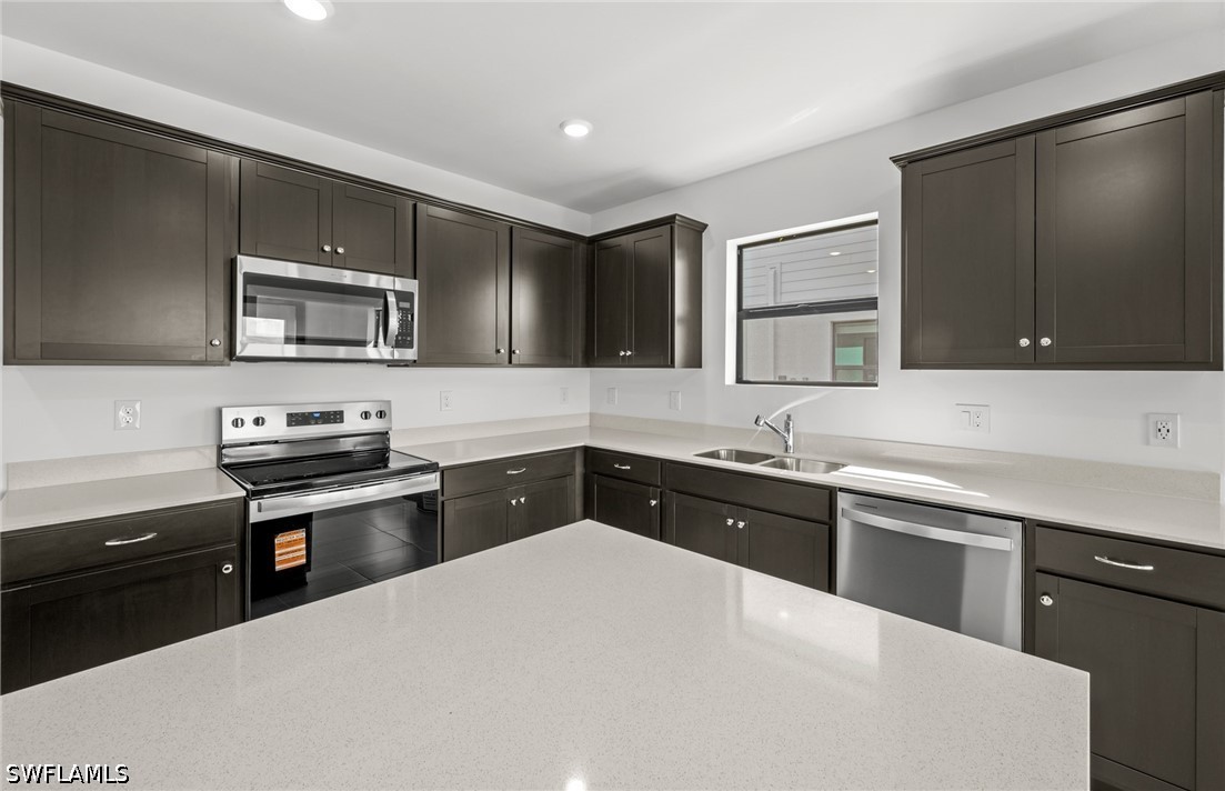 4 Bed SingleFamilyResidence for Sale in Whispering Lakes, photo 18