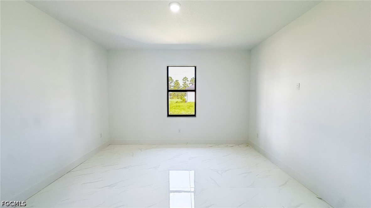 3 Bed SingleFamilyResidence for Sale in Lehigh Acres, photo 18