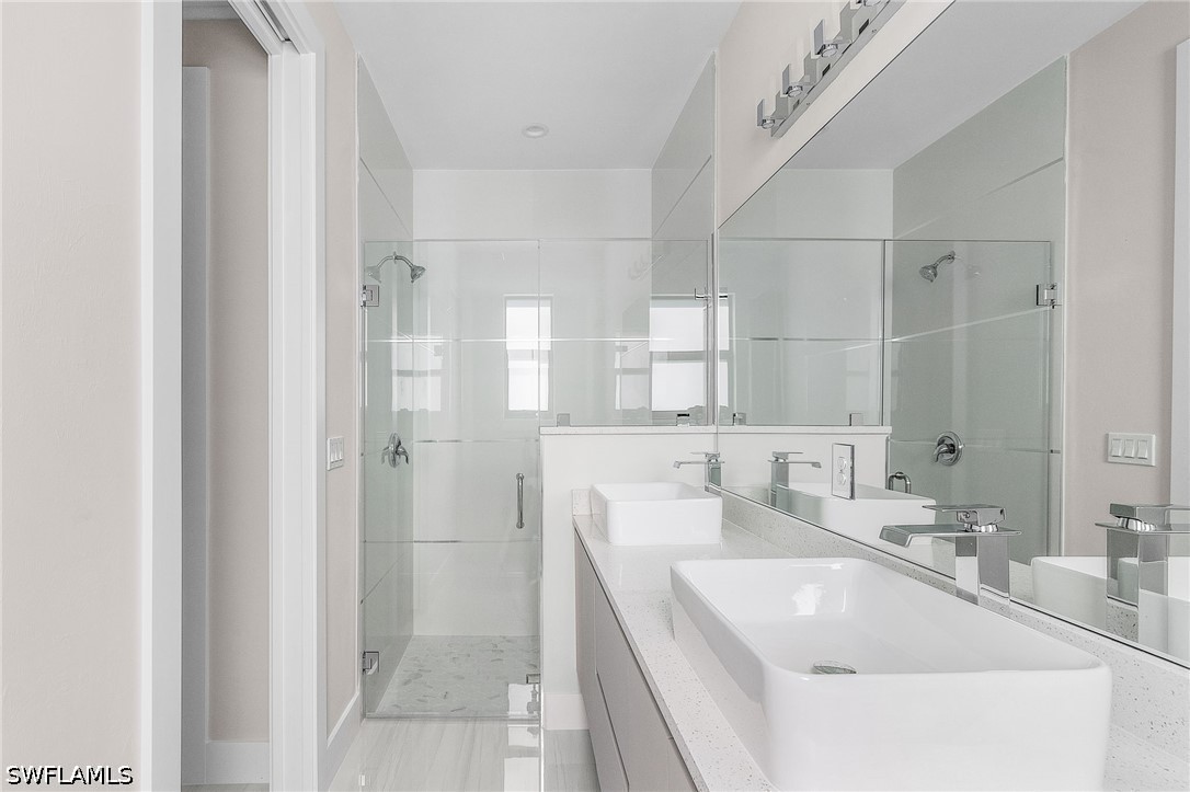 3 Bed SingleFamilyResidence for Sale in Naples, photo 18