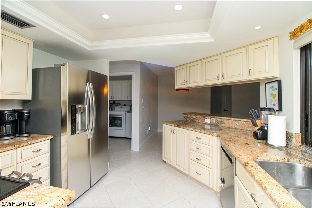 3 Bed Pool Home for Sale in Forest Hills, photo 18